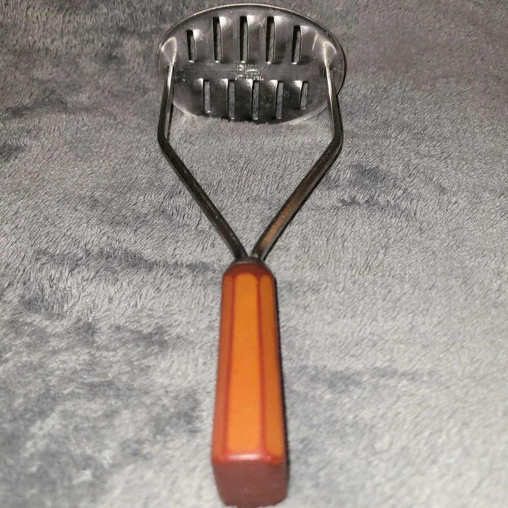 Vintage Englishtown Stainless Steel‎ Potato Masher Bakelite Red Handle 8.25